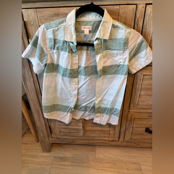 Cat & Jack Green Short Sleeve Button Down Shirt Stripped Size S - Picture 1 of 3